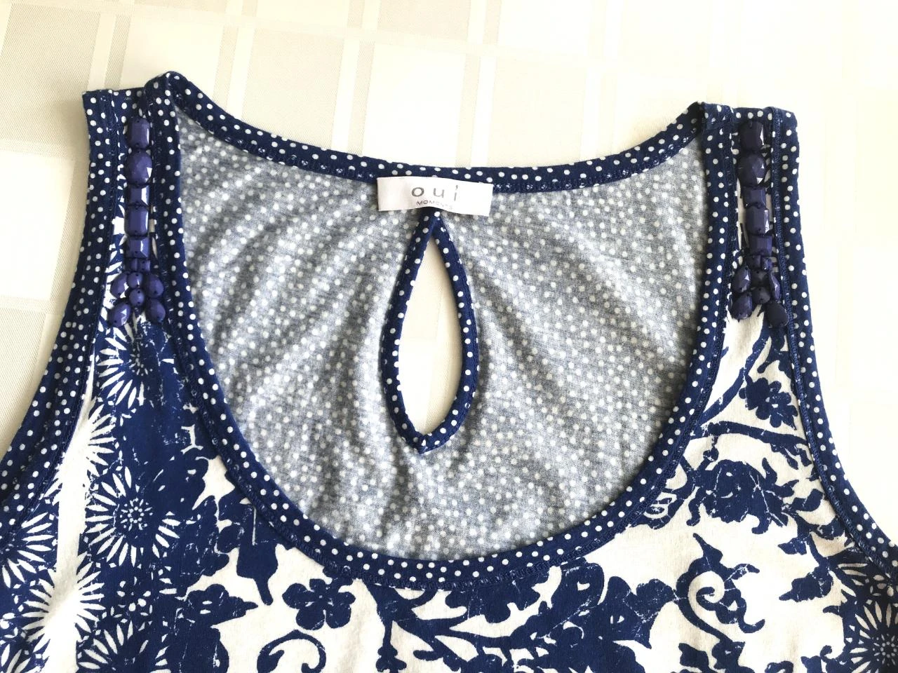 QUI M42 blusa branca azul sem mangas com pérolas . – photo 6